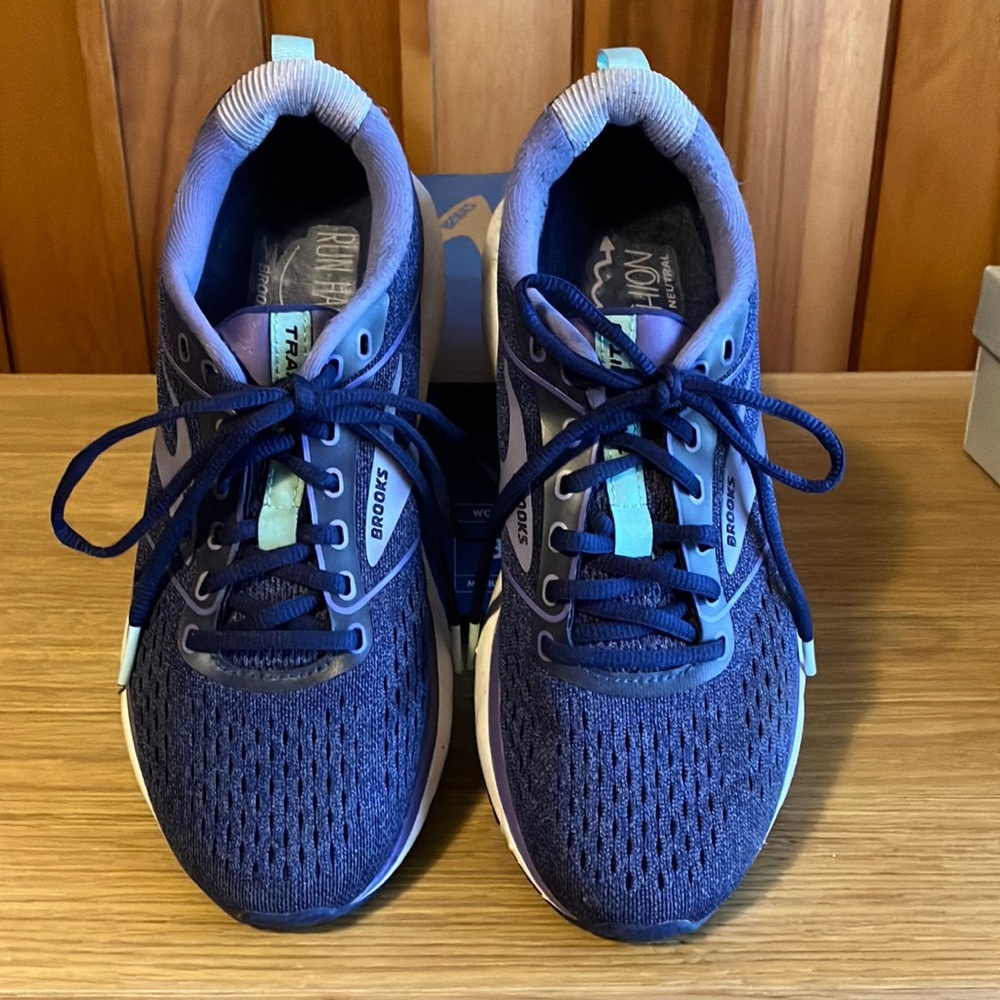 BROOKS Transmit 3 Cushion Womens Running Sneakers - Size 8